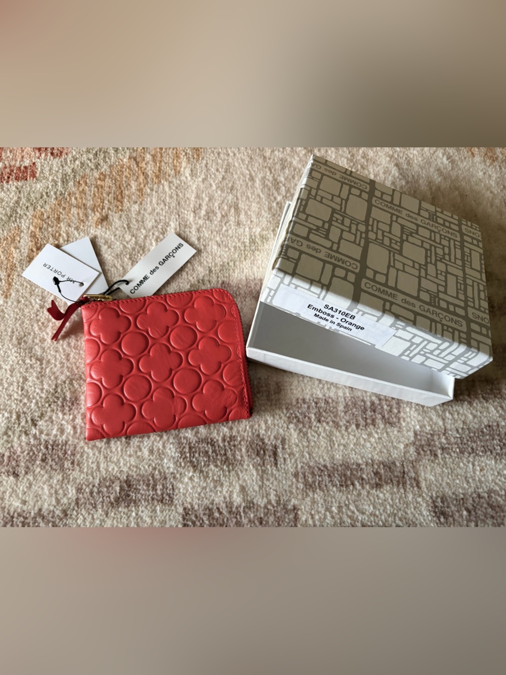 NIB Commes Des Garçons Embossed Orange Zip Wallet Coin Card Purse Clef Clovers
